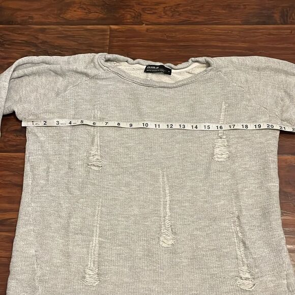 Benjamin Jay Gray Distressed Ripped Pullover Sweatshirt Boho Contemporary Casual - Picture 5 of 9